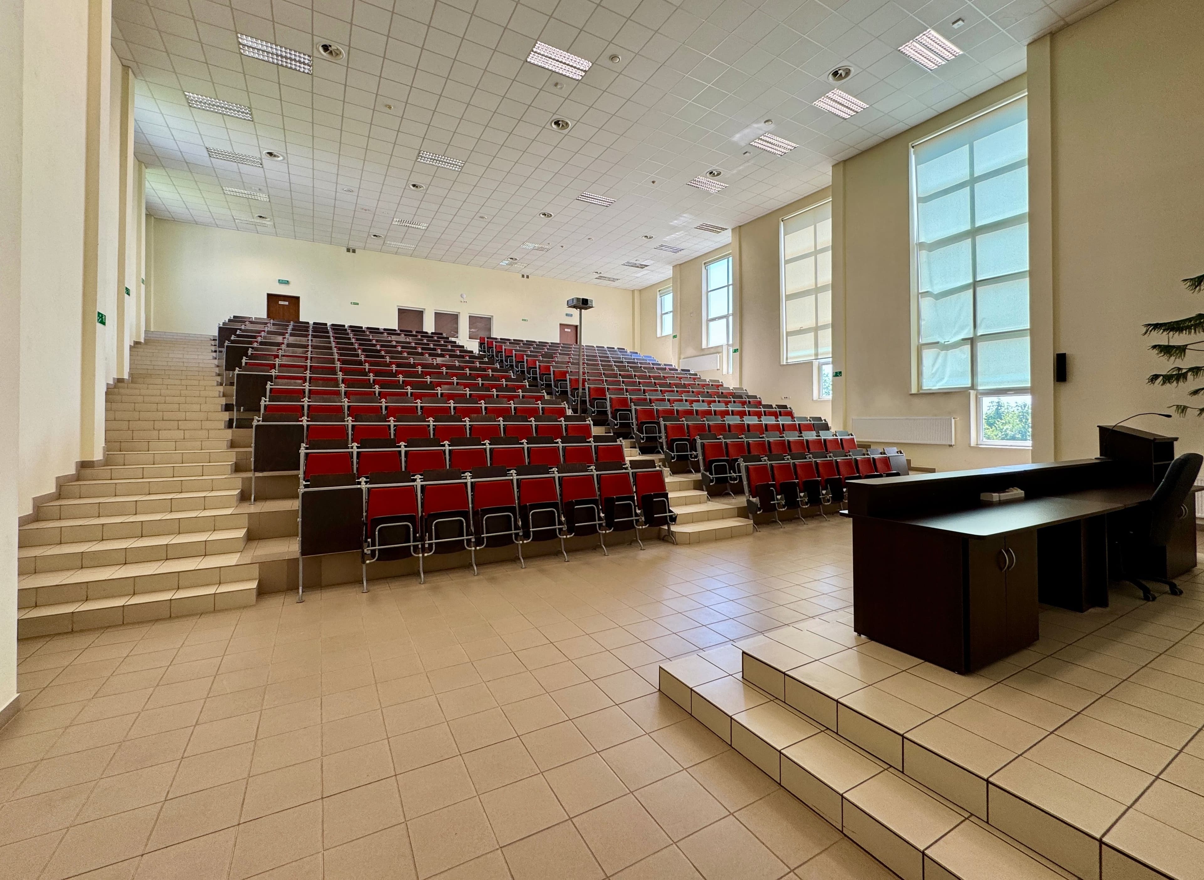 Zdjęcie galerii do artykułu Aula wykładowa 1