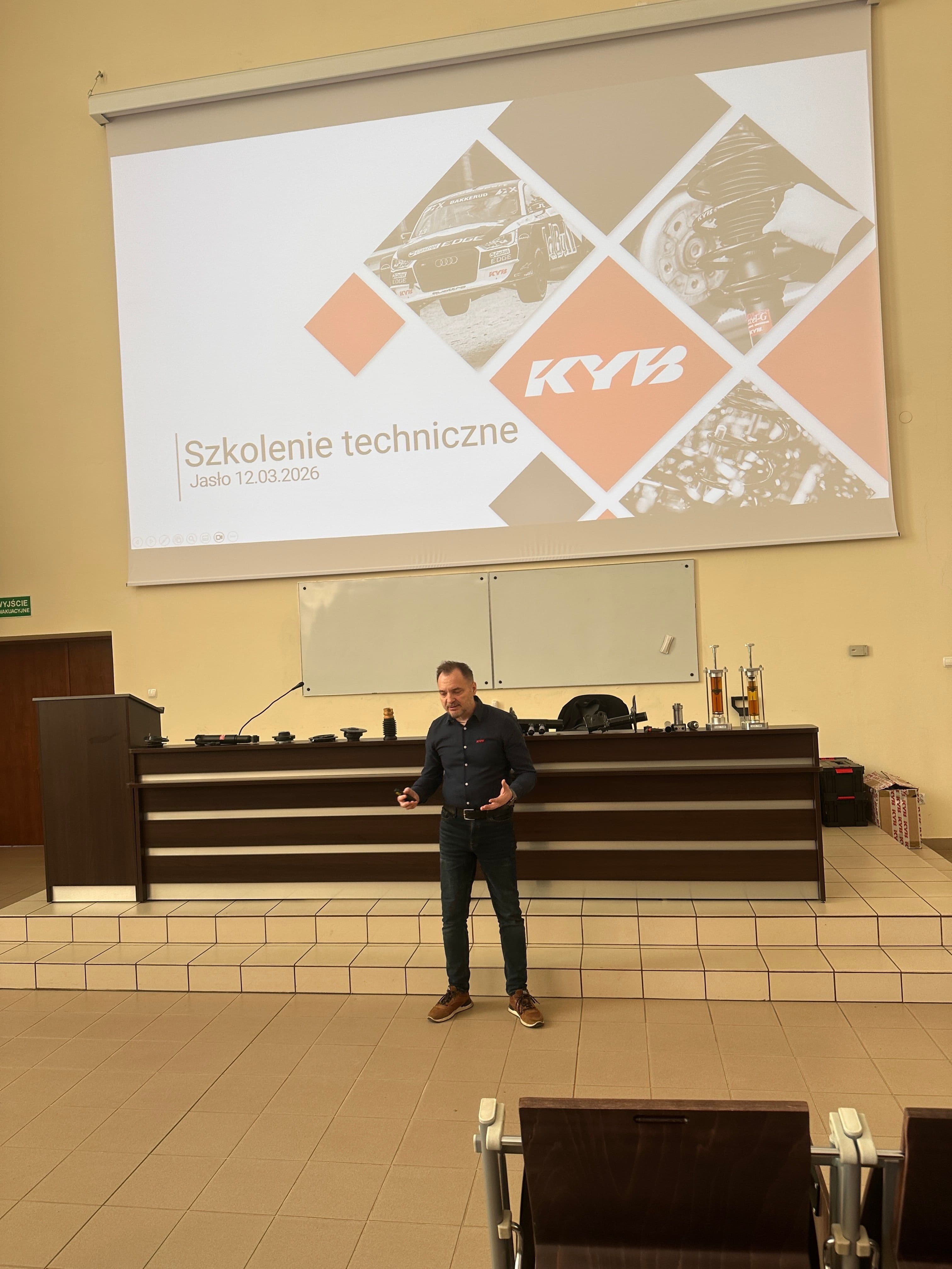 Zdjęcie galerii do artykułu Nowoczesne technologie w służbie bezpieczeństwa - Za nami eksperckie szkolenie z KYB Europe