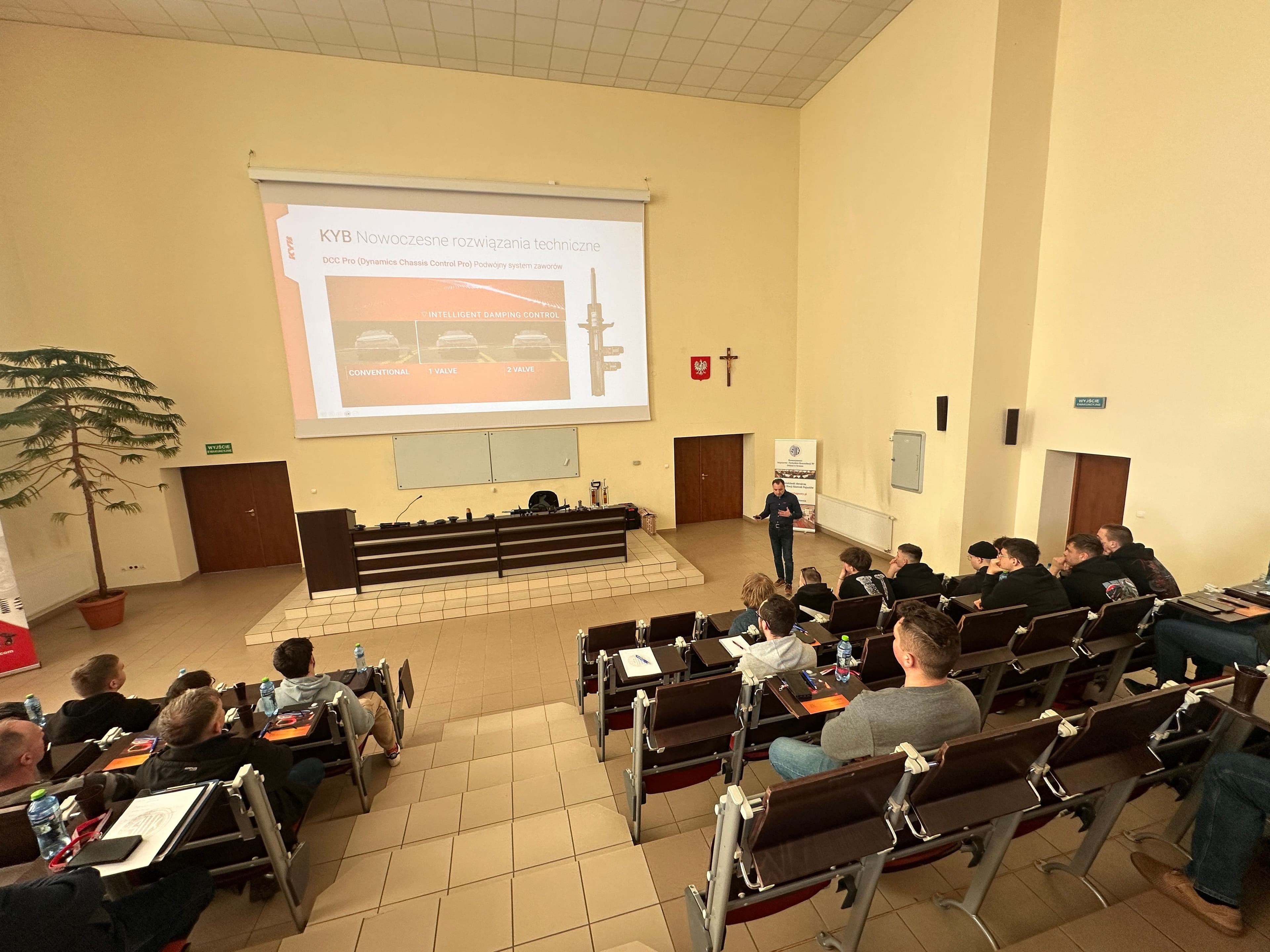 Zdjęcie galerii do artykułu Nowoczesne technologie w służbie bezpieczeństwa - Za nami eksperckie szkolenie z KYB Europe