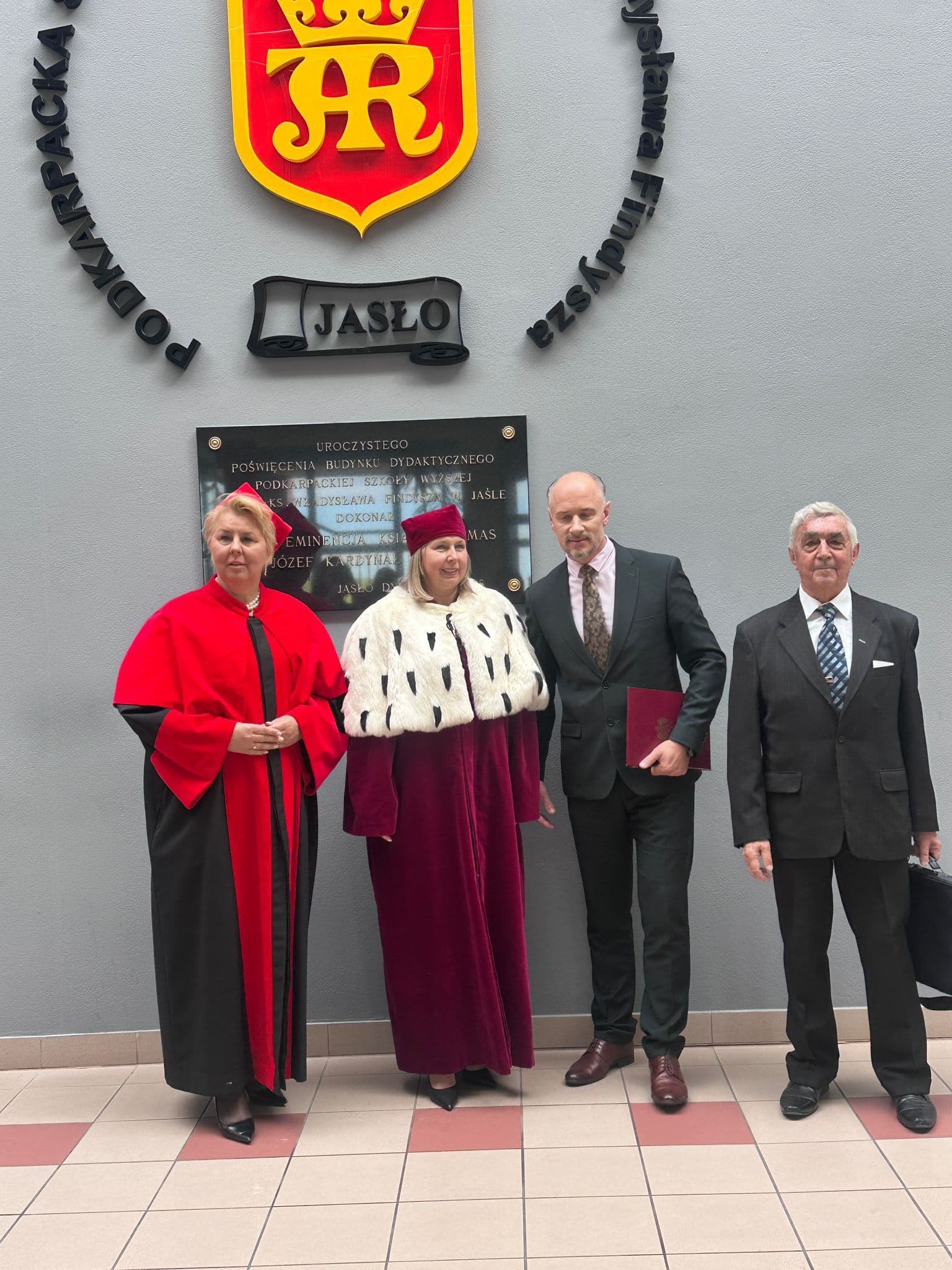 Zdjęcie galerii do artykułu Ćwierć wieku tradycji i rozwoju – 25. Jubileuszowa Inauguracja Roku Akademickiego w Podkarpackiej Szkole Wyższej w Jaśle