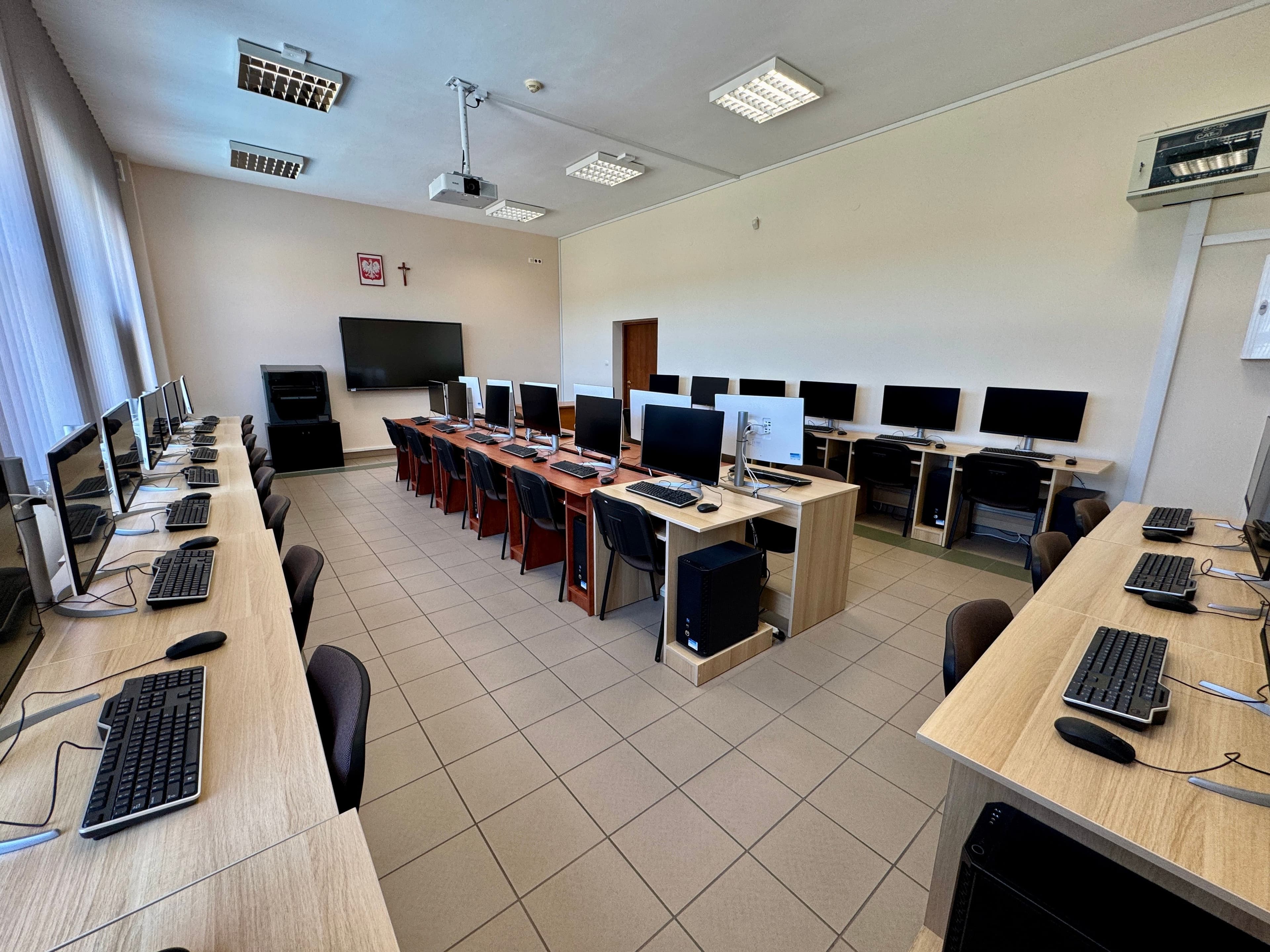 Zdjęcie galerii do artykułu Pracownia komputerowa 2