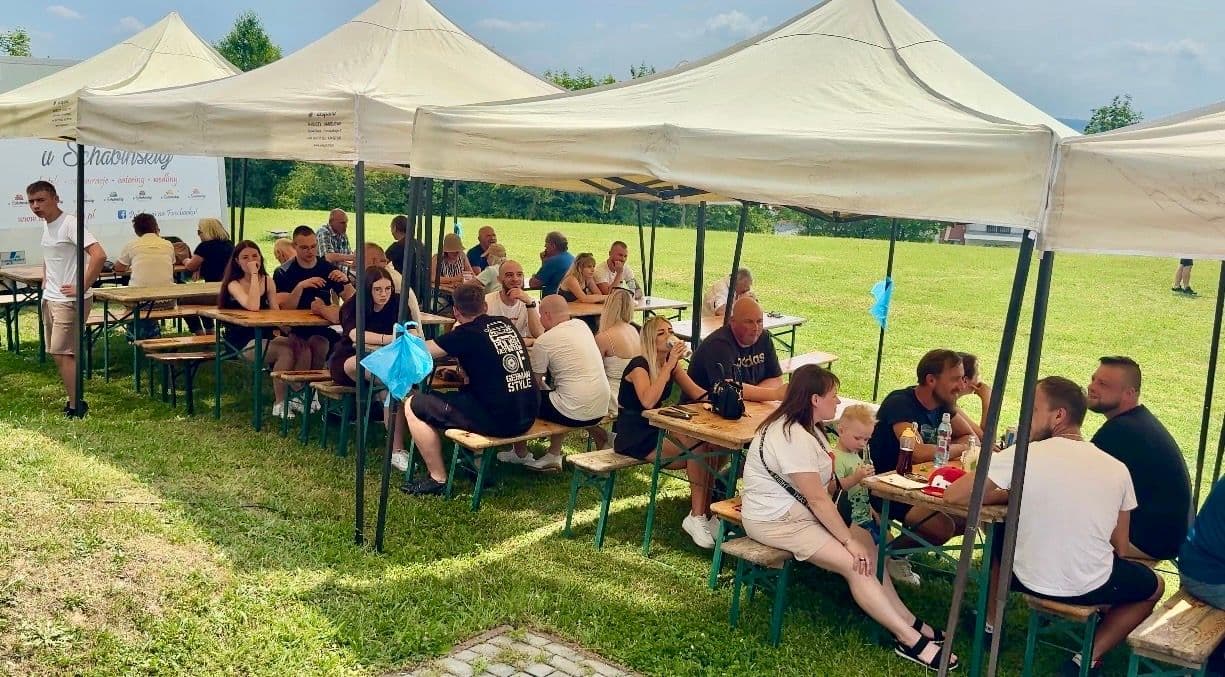 Zdjęcie galerii do artykułu II Akademicki Zlot Pojazdów Zabytkowych i Nietypowych „Vintage Vibes na Kampusie” za nami. Rekordowa frekwencja na kampusie PSW.