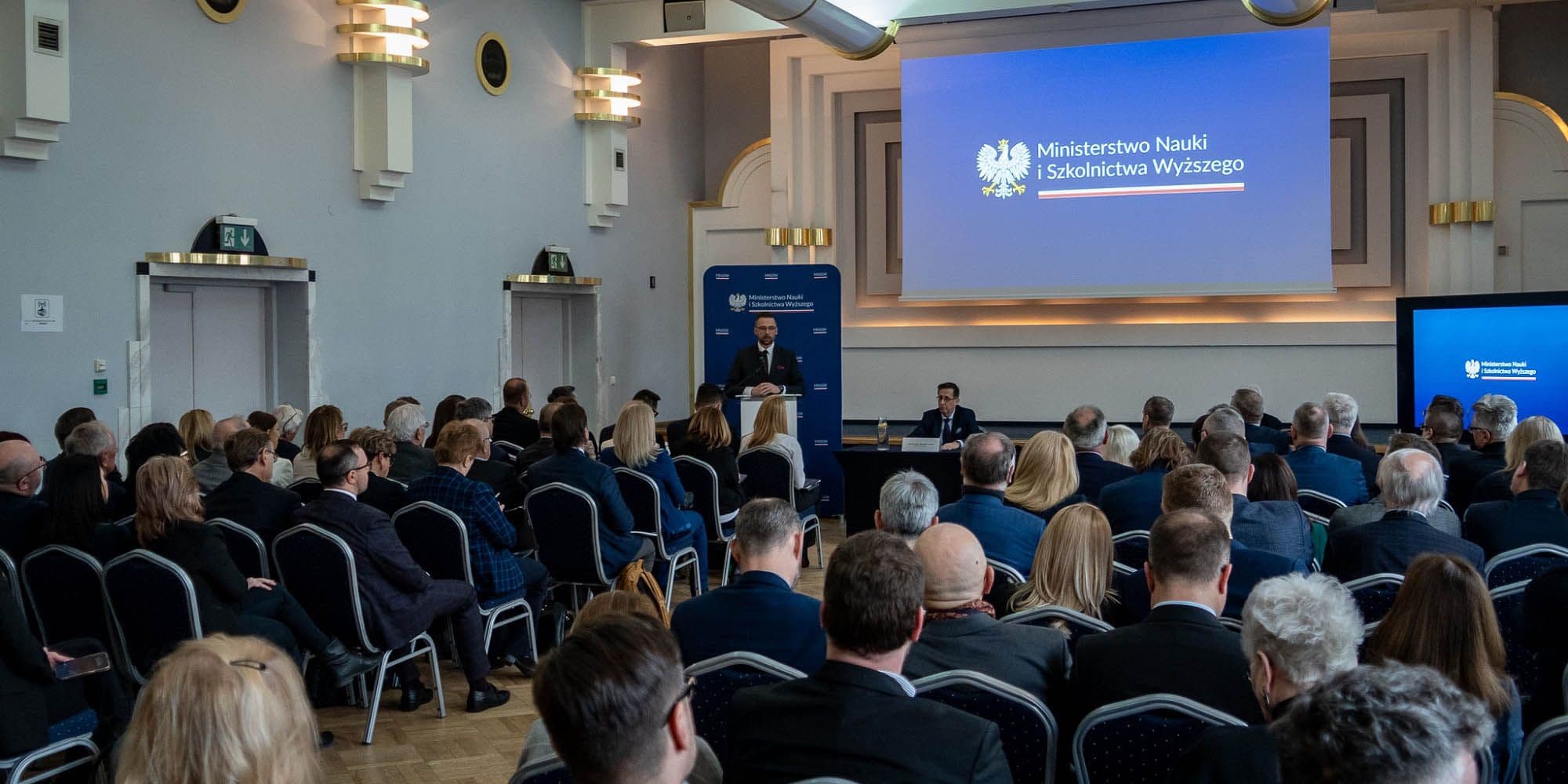 Minister Nauki i Szkolnictwa Wyższego Marcin Kulasek rozmawia z rektorami o przyszłości szkolnictwa wyższego