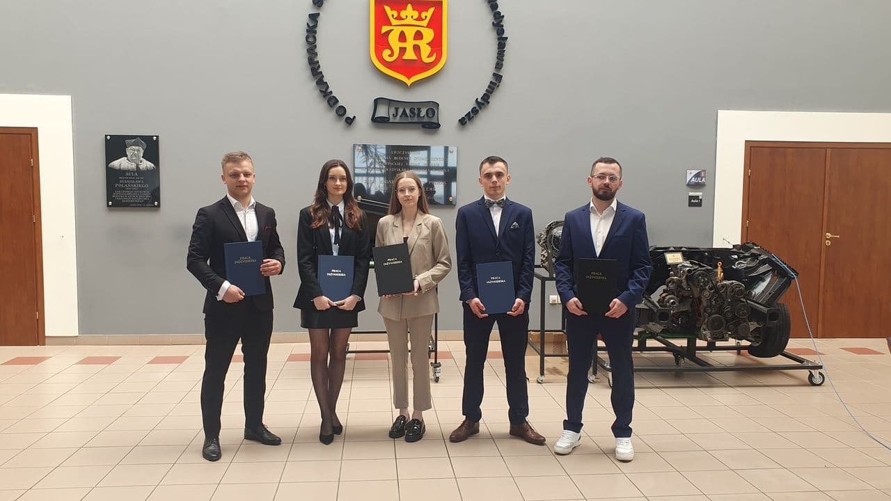 Zdjęcie galerii do artykułu Rozpoczęły się obrony prac dyplomowych na kierunku Transport 2025