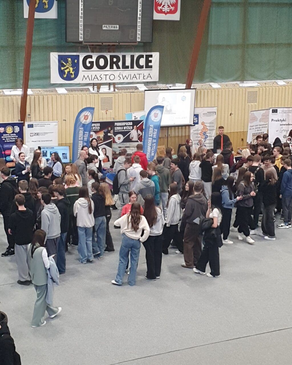 Zdjęcie galerii do artykułu Targi Edukacji, Pracy i Praktyk Zawodowych w Gorlicach 2025