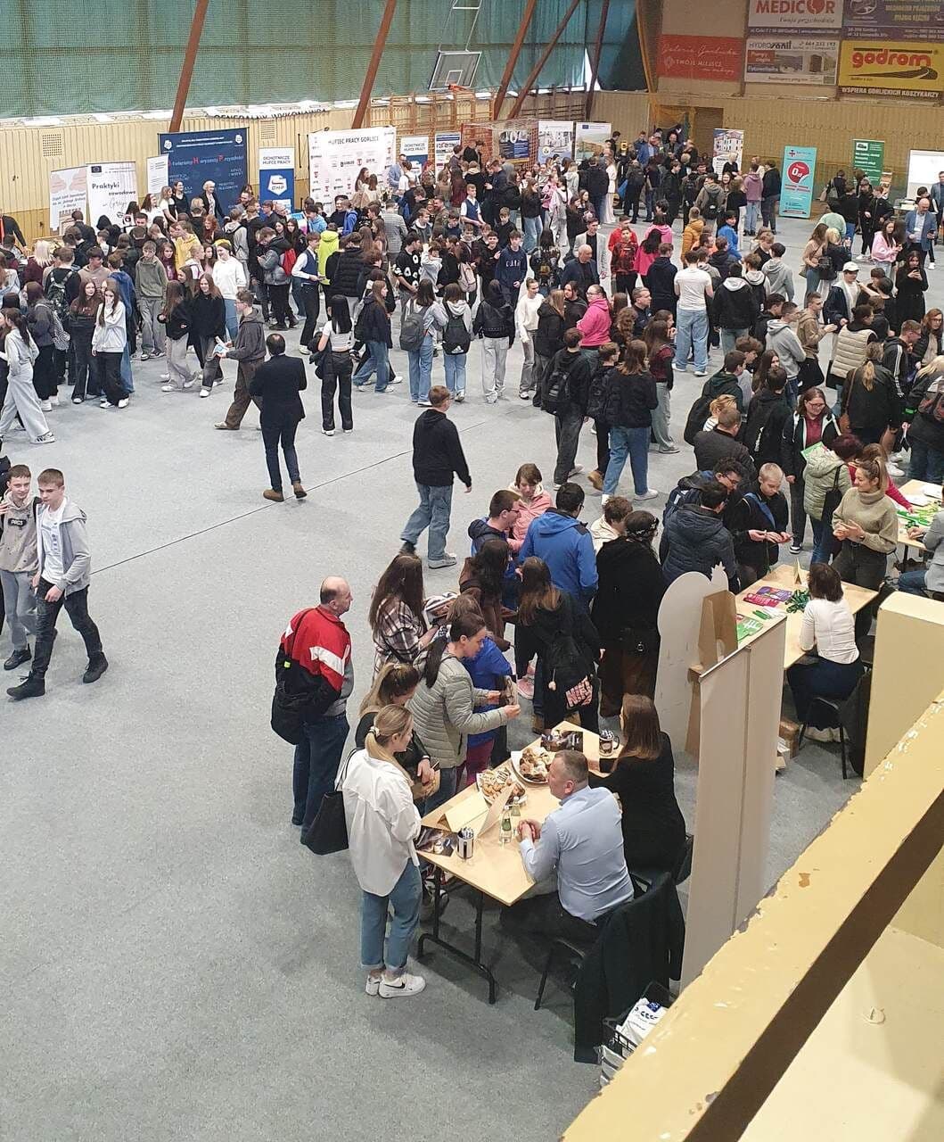 Zdjęcie galerii do artykułu Targi Edukacji, Pracy i Praktyk Zawodowych w Gorlicach 2025