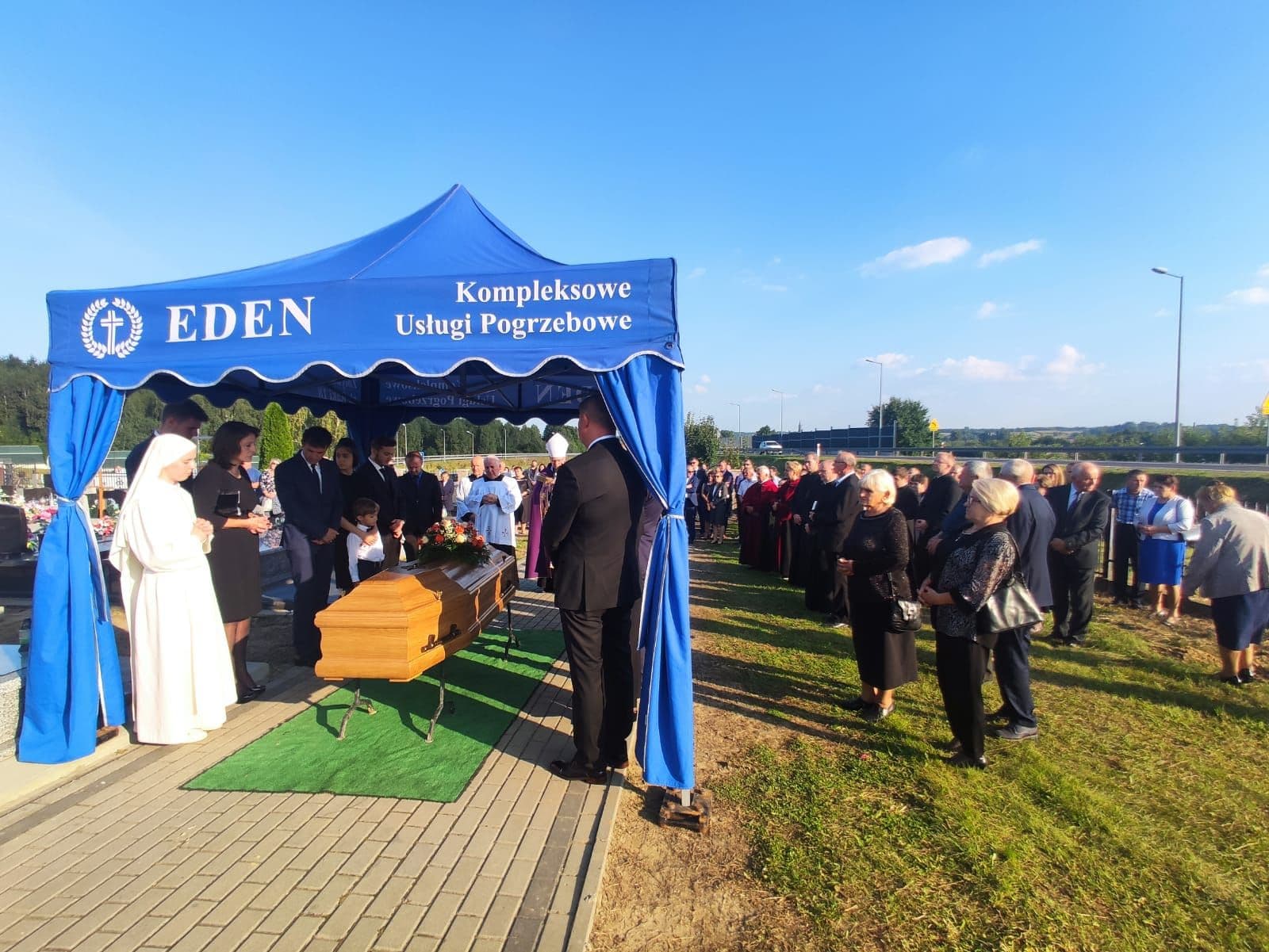 Zdjęcie galerii do artykułu Uroczystość pogrzebowa prof. nadzw. dr. inż. Stanisława Polańskiego, Rektora Podkarpackiej Szkoły Wyższej im. bł. ks. Władysława Findysza w Jaśle