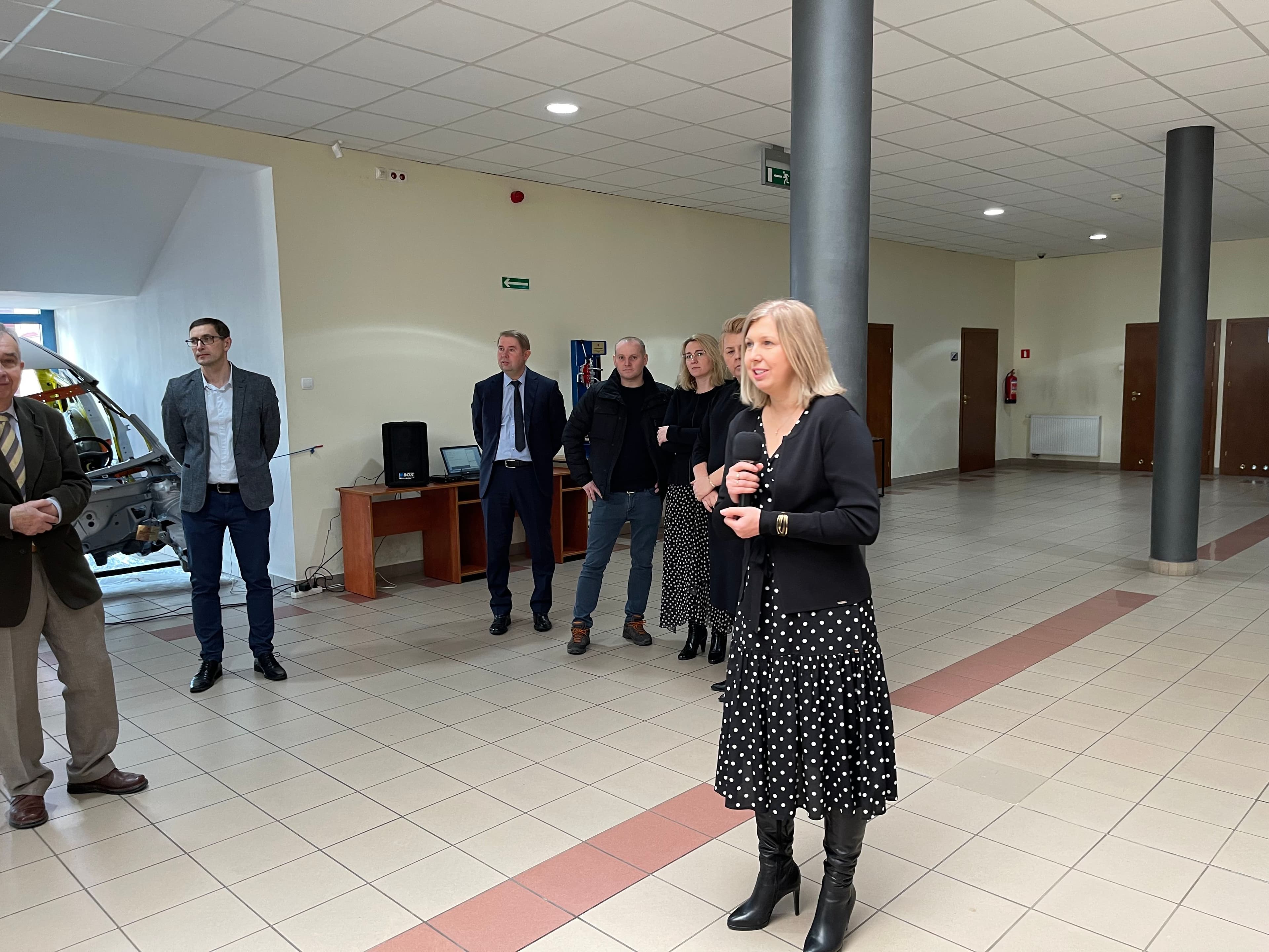 Zdjęcie galerii do artykułu Podsumowanie akcji „Wspólnego ubierania choinki – PSW Jasło”